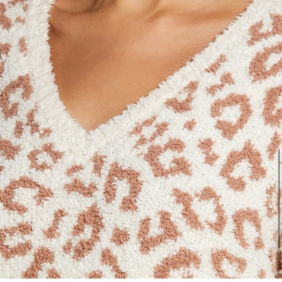 13. UGG Ugg Cecilia V-neck Sweater Snow Leopard - Picture 4 of 16
